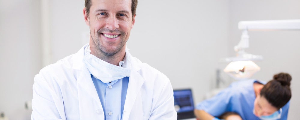 define prosthodontist